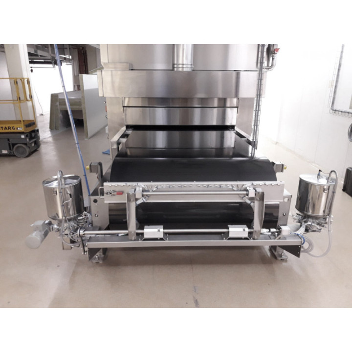 DANMATIC Oven Belt Oiling Unit – widok z przodu na taśmę piecową i zbiorniki oleju