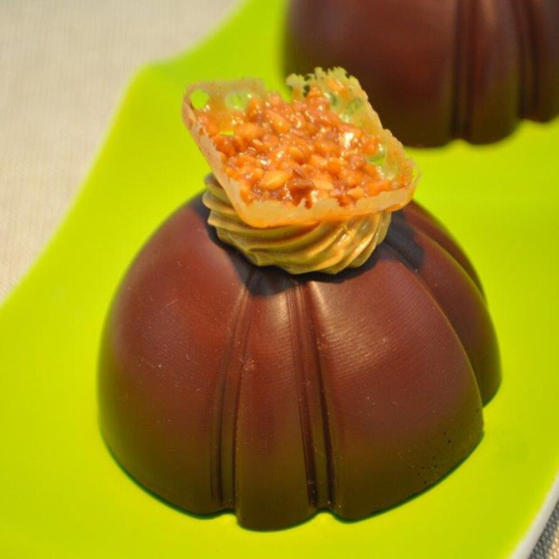 Forma silikonowa SILMAE półkula z żeberkami detal gniazda